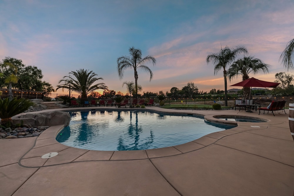Chardonnay Charm by Avantstay Luxe Group Retreat w Pool Mins to Wineries