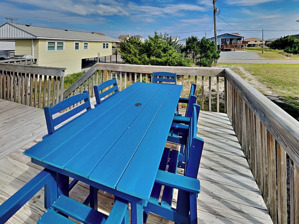 The Sassy Sea Turtle by Topsail Realty