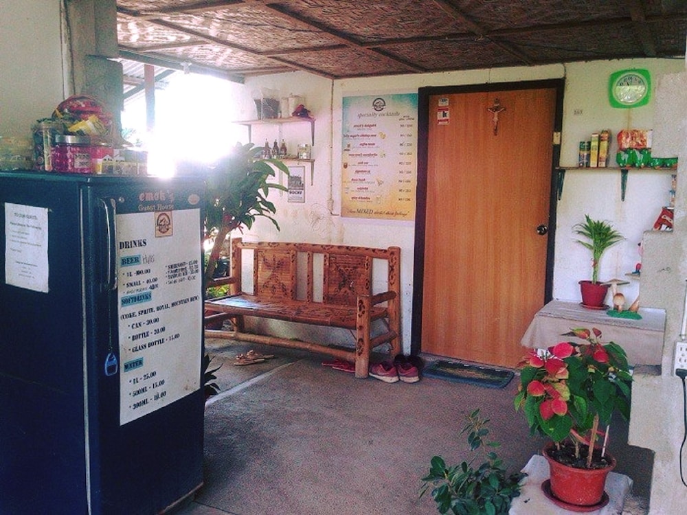 Emok's Guest House - Hostel