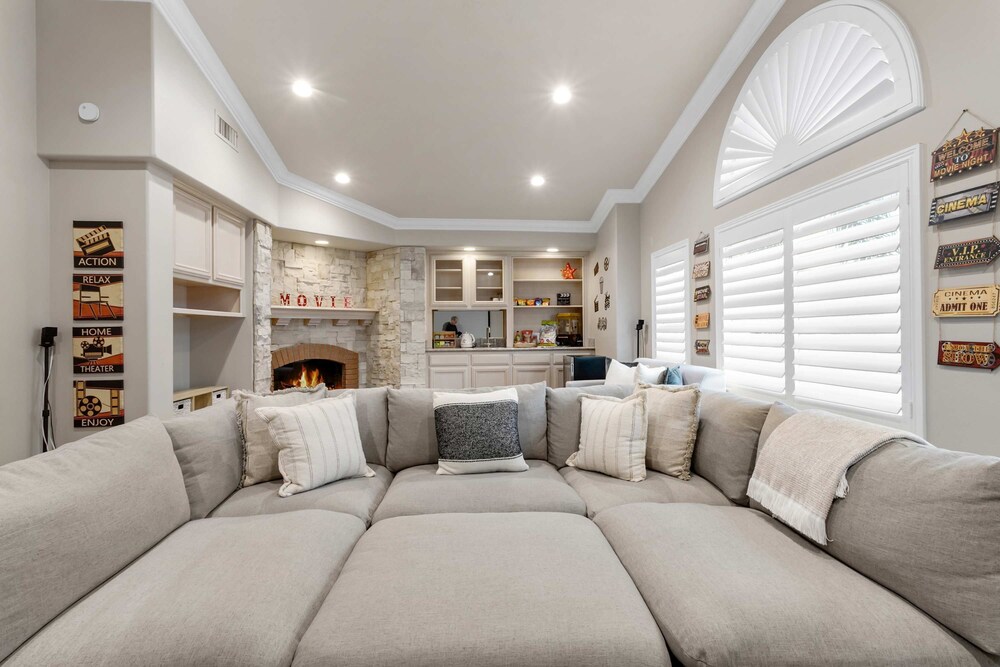 Luxury Pool Home w Theater Games Mountain View