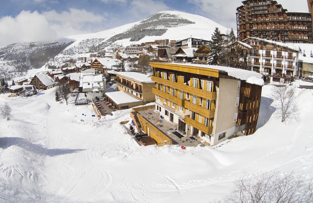 Huez Vacations - Terresens - Hotel Escapade - Property Image 2