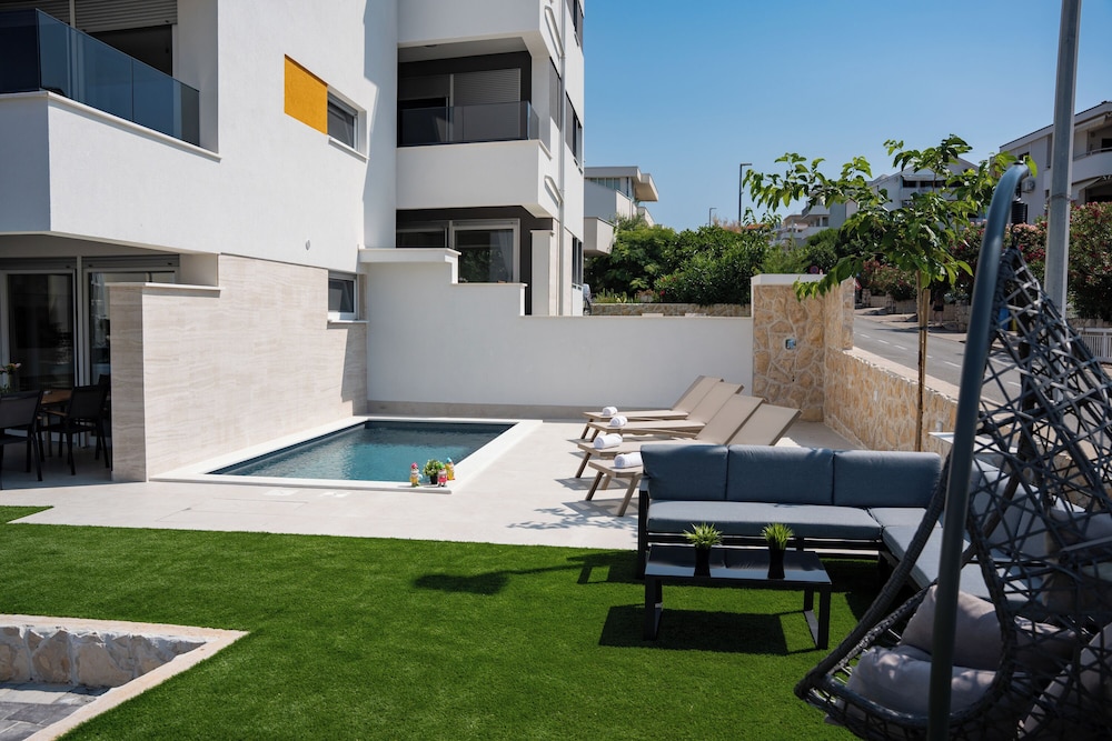 Relax apartments with private pool