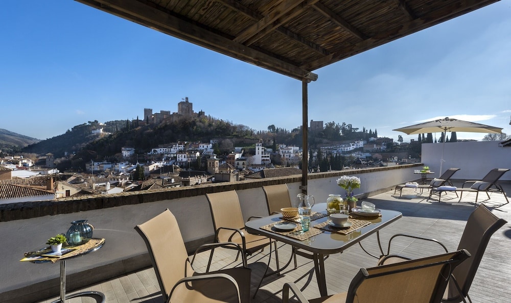 Fabulous Penthouse Prime Location. 3 Bd & Private Terrace & Views to Alhambra. Ático Plaza Nueva view 5
