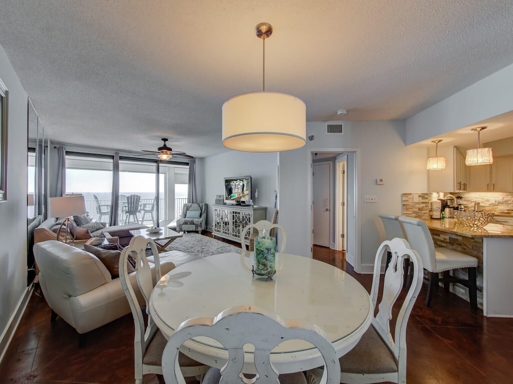 Pelican Pointe 1505