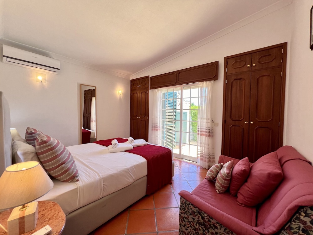 Alvor Traditional Villa by Homing