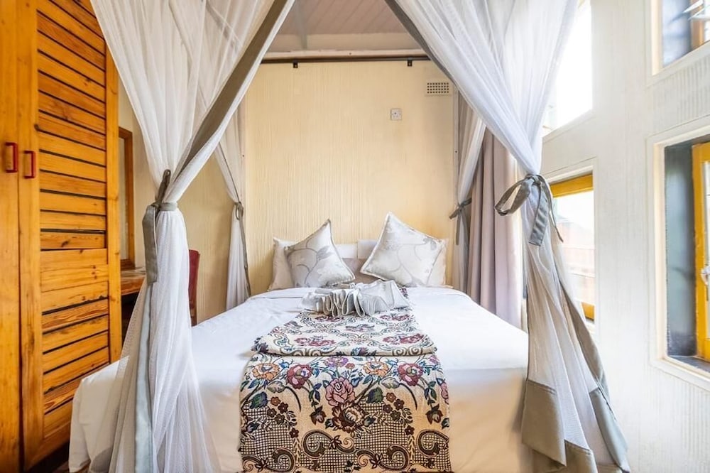 Avril Guest Lodge view 2