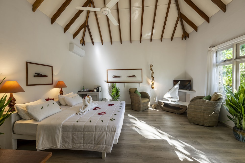 Nika Island Resort & Spa 5