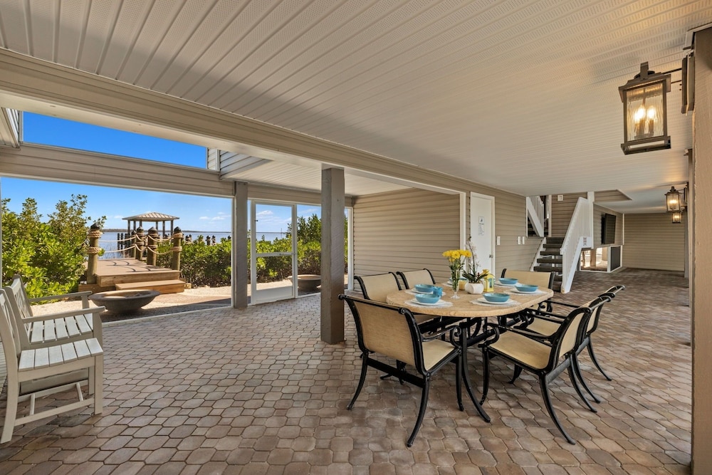 21381 Widgeon Point 6 Bedroom Estate