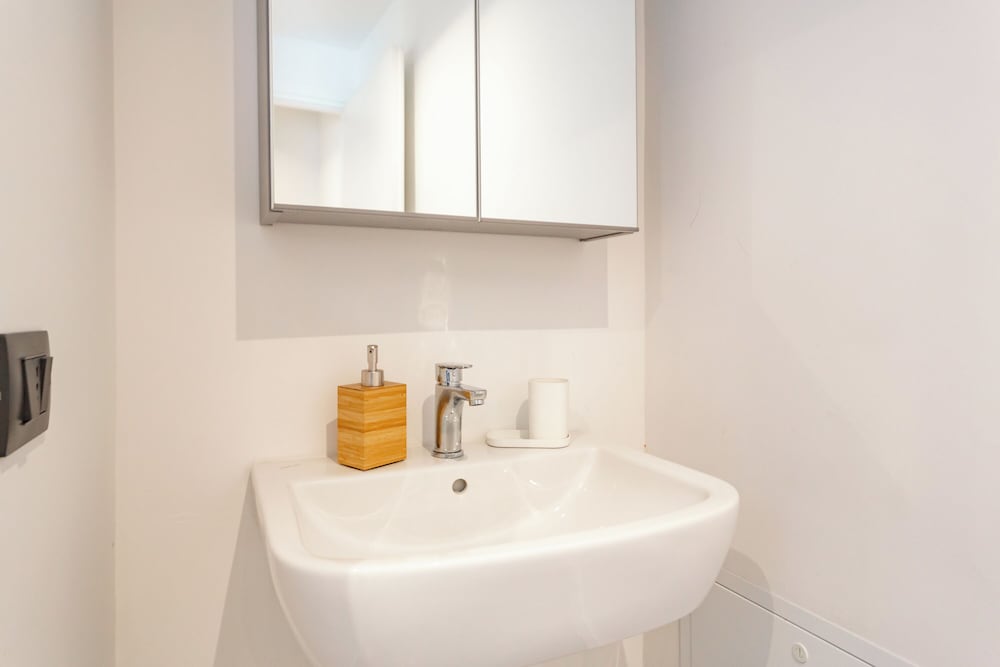KHL apartments