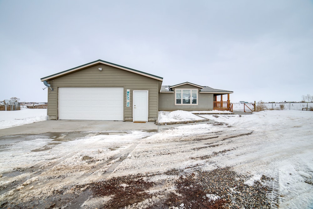 St Anthony Home w/ Horse Barn on 33 Acres! view 4