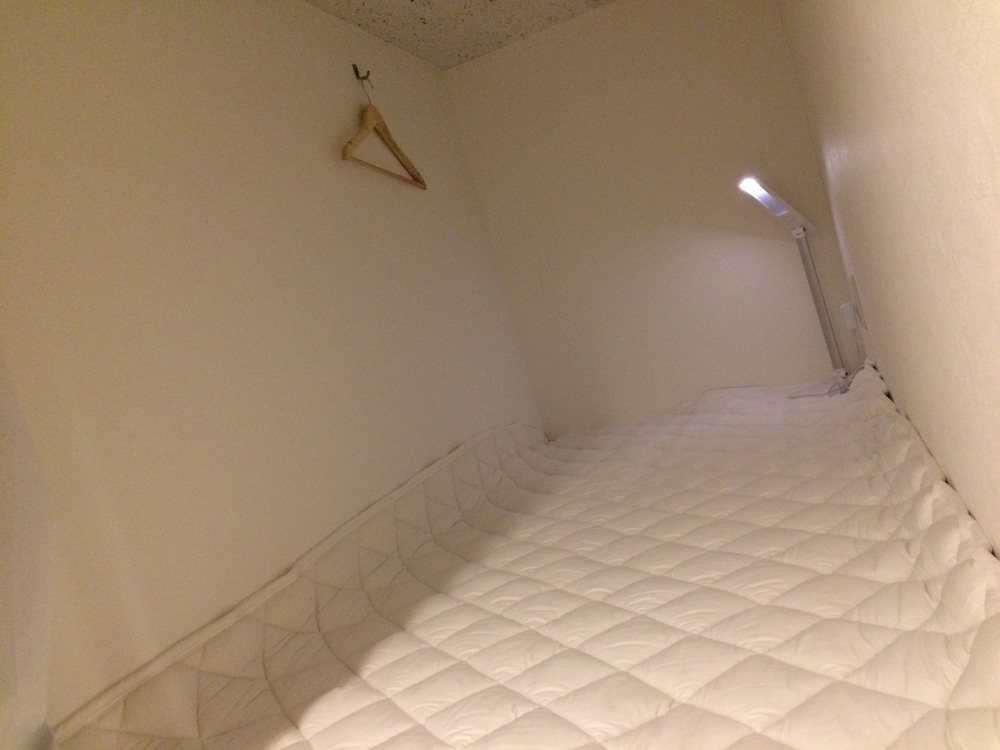 bnb+ Costelun Akiba - Hostel, Caters to Women