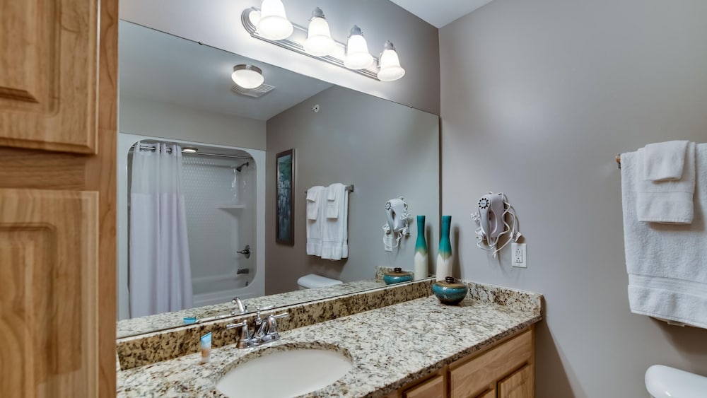 The Oasis at Orange Beach #2110 by Southern Vacation Rentals