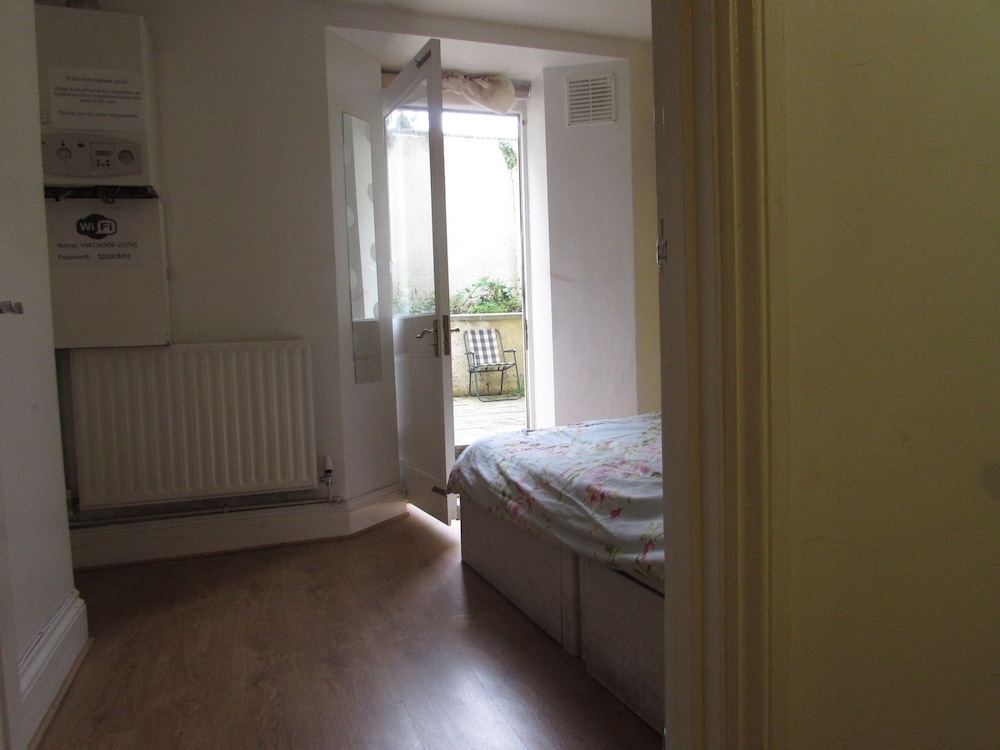 No 8 Apartments
