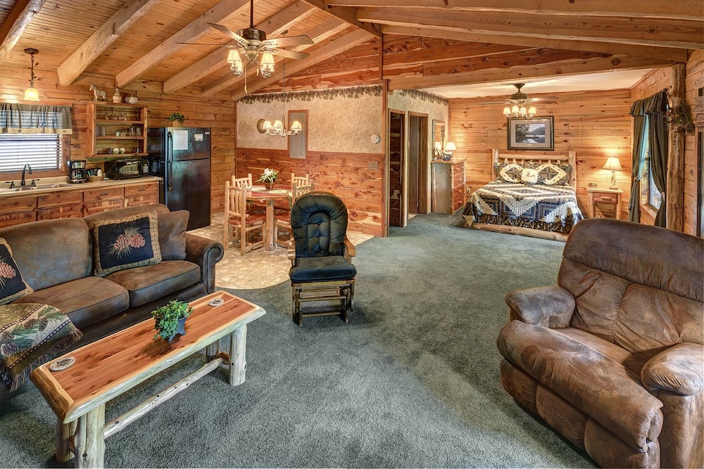Lake Shore Cabins on Beaver Lake
