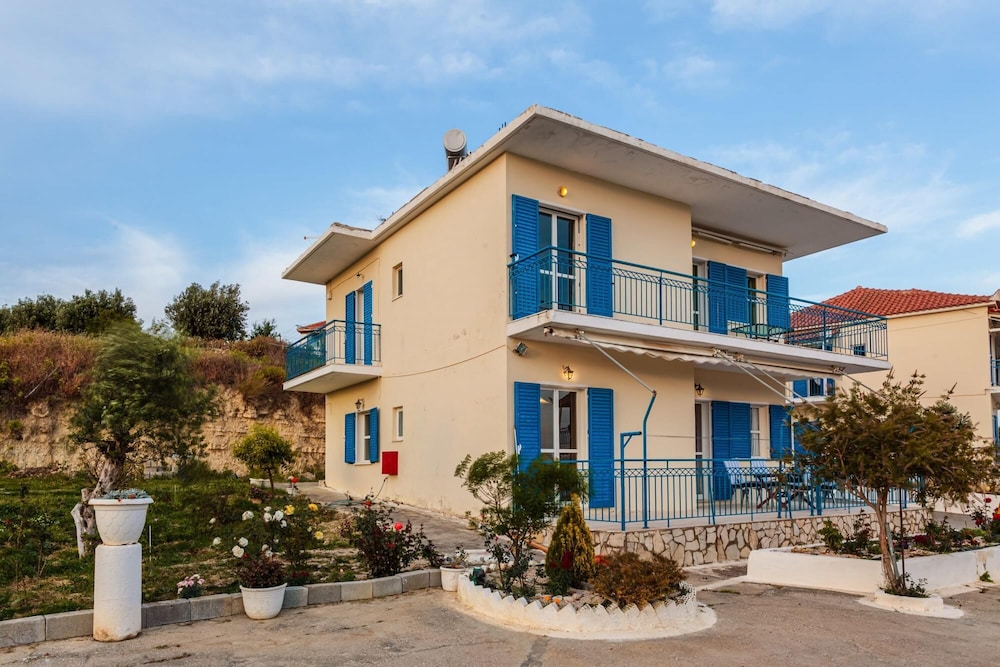 Koroni Seaview Retreat - Summer Escape Lodging photo 1