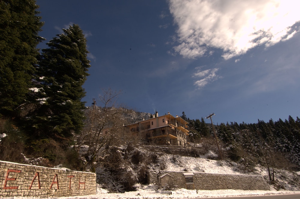 Kroupi Hotel