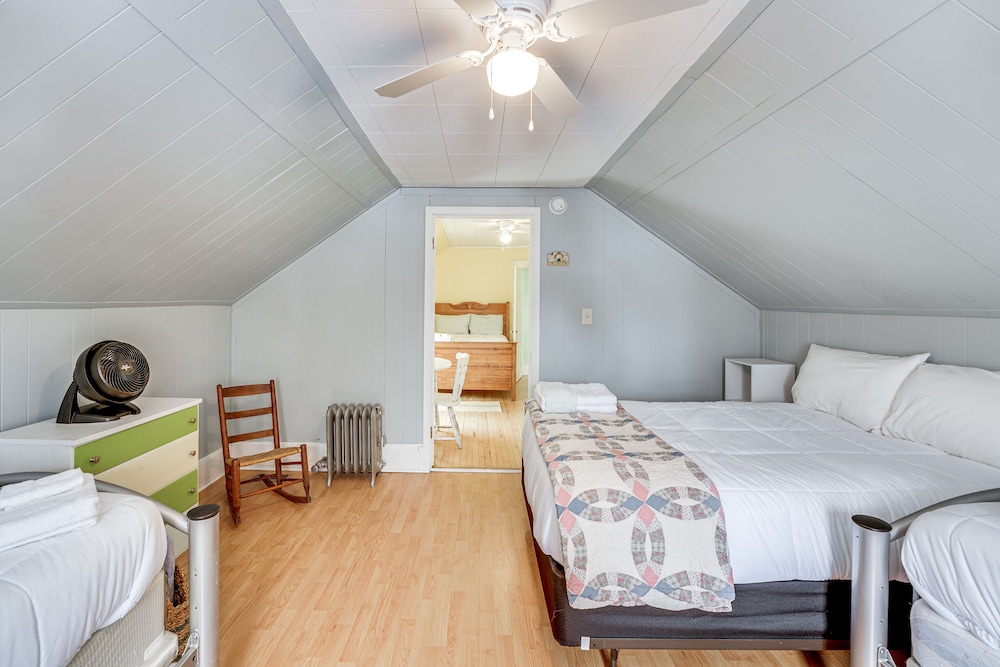 Ludington Home w/ 6 Bicycles < 1 Mi to Beach!