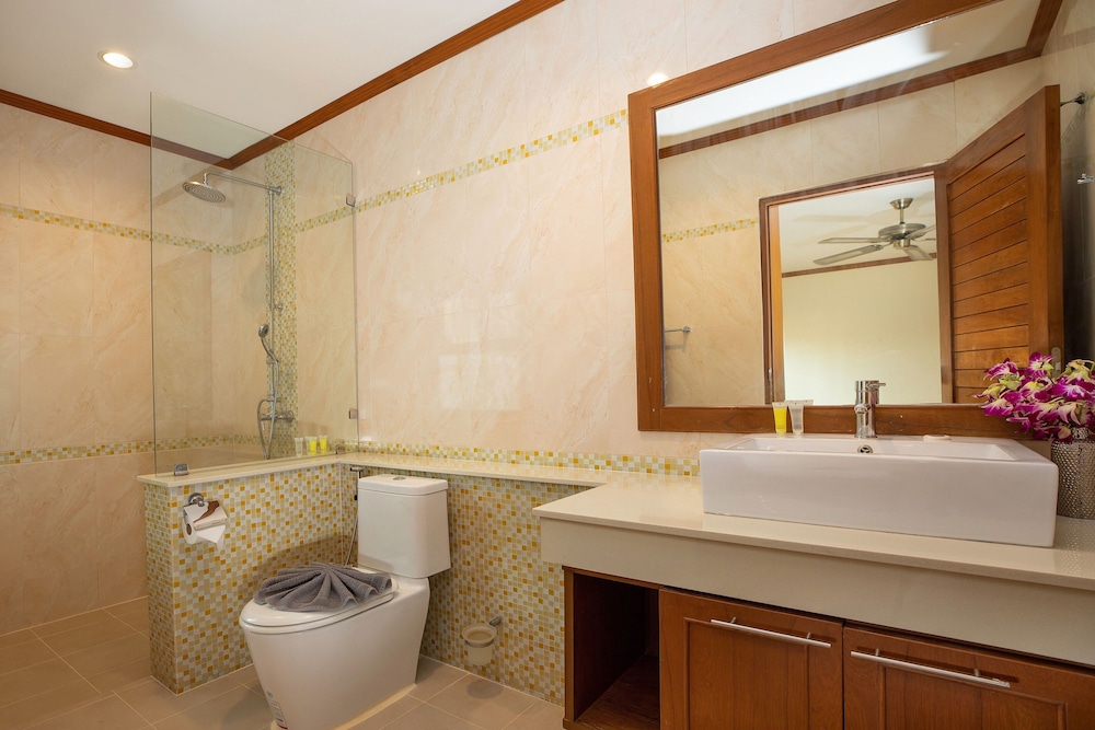 Balinese-Style 3BR Pool Villa Tina