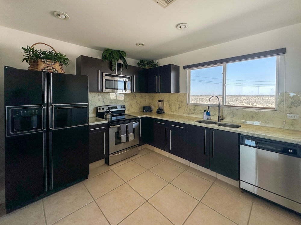 Relaxing Getaway 2BR Condo