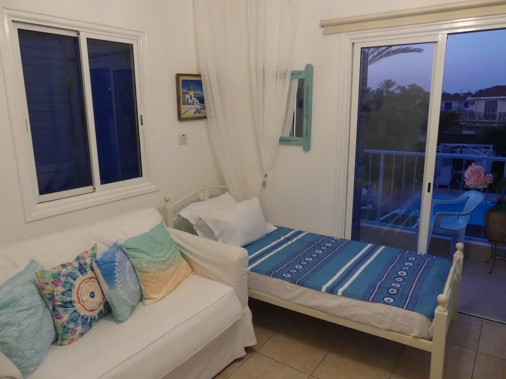 2bed Villa - Private Pool - Steps From the Beach! view 3