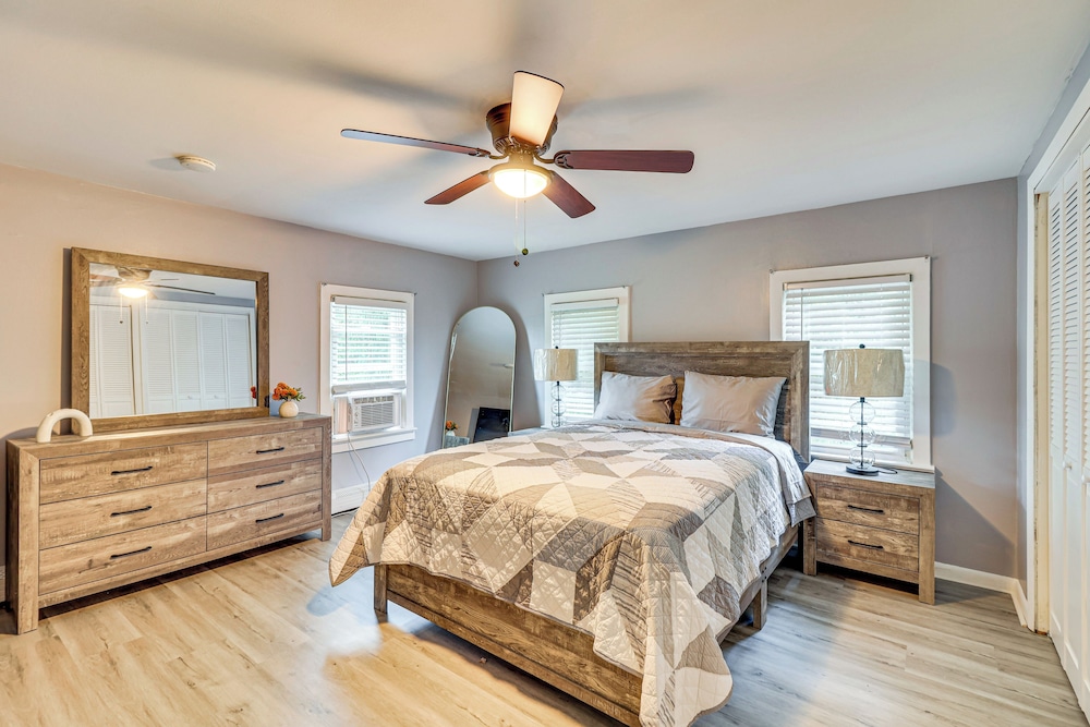 12 Mi to Rutgers: Brand New Apt w/ Home Office!
