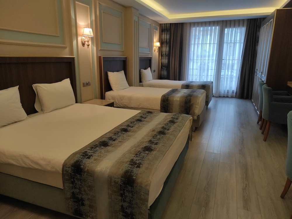 Magnaura House Otel - Image 16