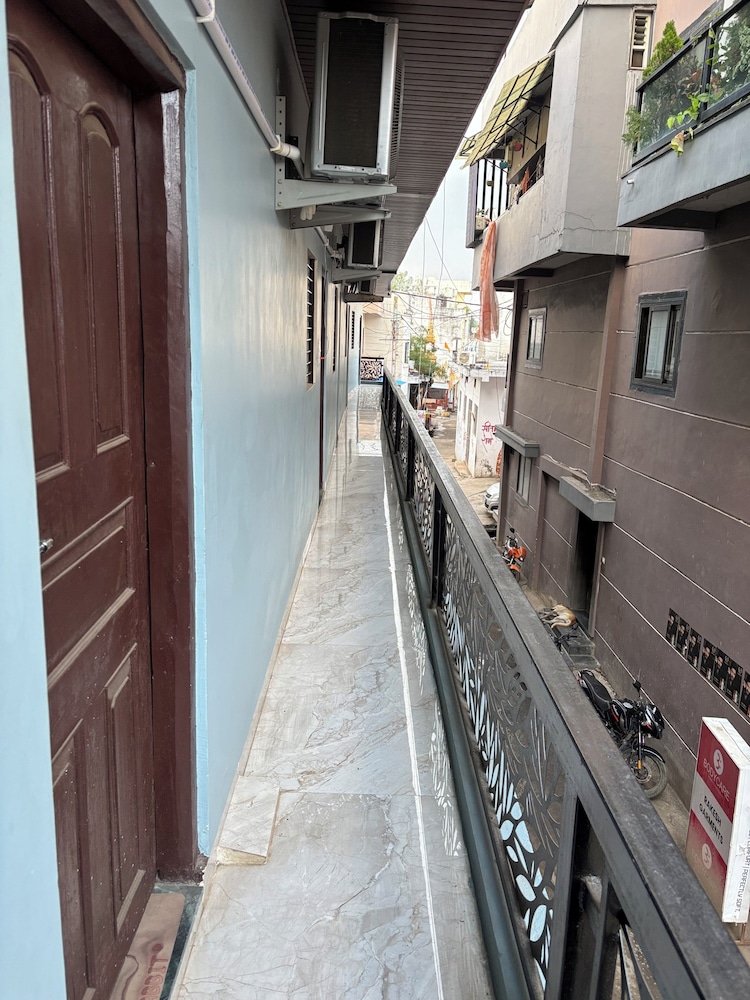 SHRI KRISHNA HOTEL
