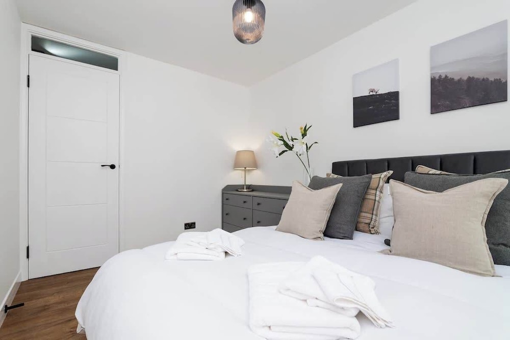 2bedroom Apartment-free Parking