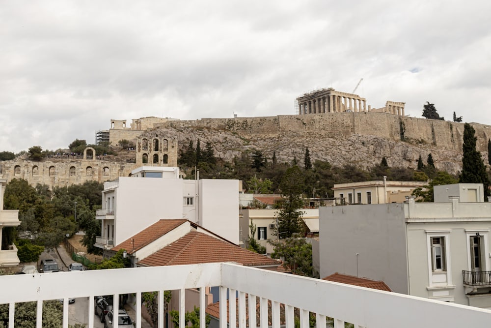 Massive 2-apartment Combo Unbeatable Acropolis Views Sleeps 9