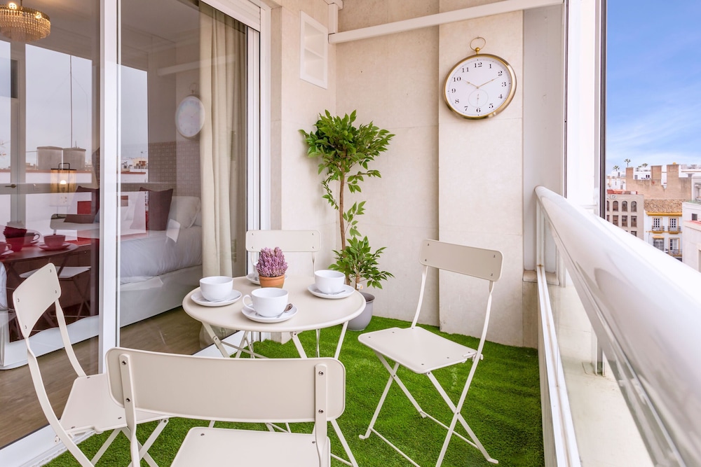 Stunning Apartment With City Views. San Pablo