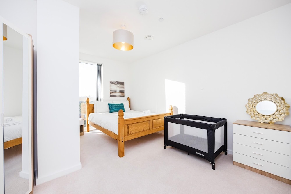 Newly Built 2 Bed Apartment By London City Airport