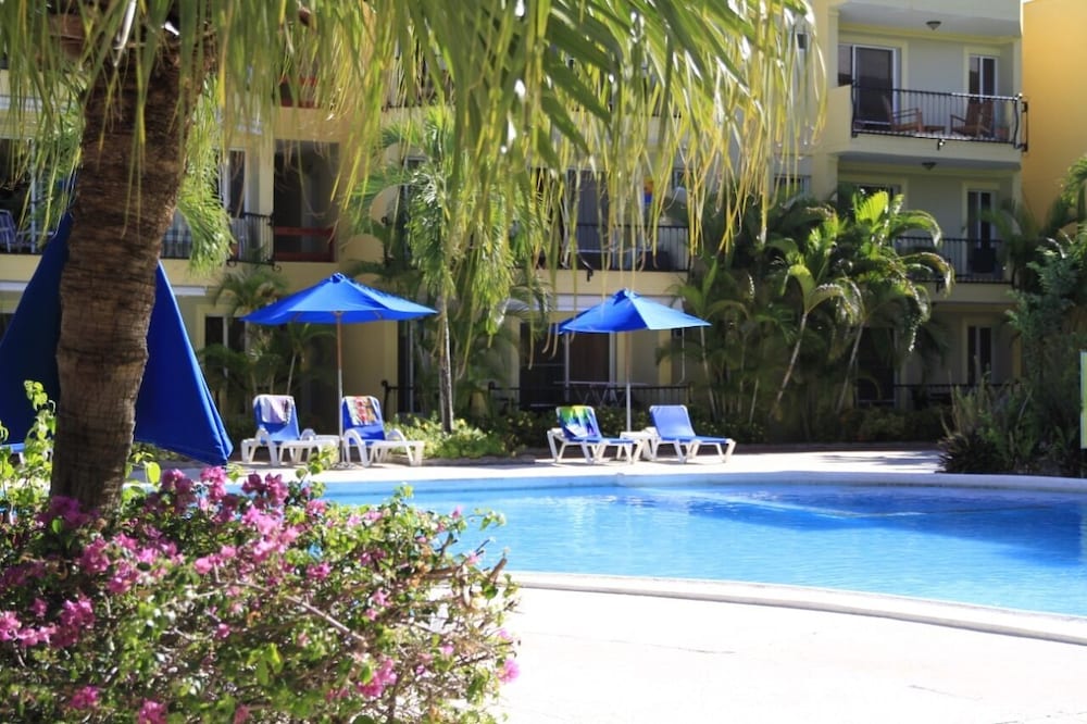 Hotel Garden Condos - Image 1