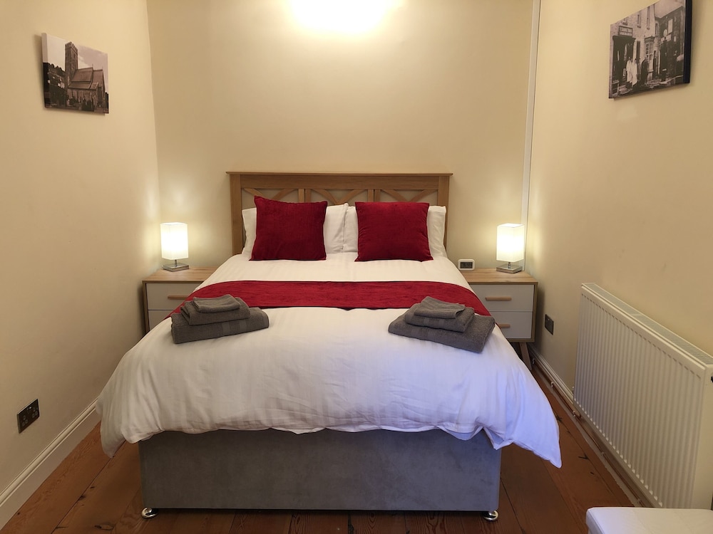 Idyllic Location, Stunning Views, Relax & Refresh in Peace & Comfort view 2