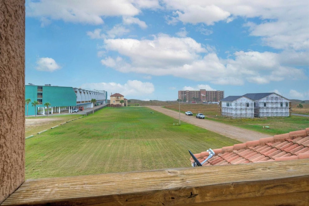 2 Homes, Sleeps 22 Steps to the Beach, Private Pool, Fire Pit, Balcony Views