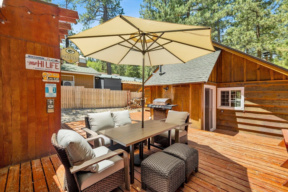 Lily's Bear Cabin #2544