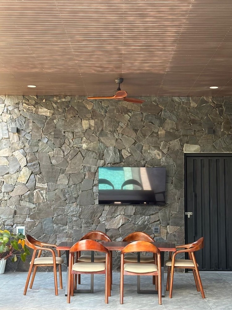 Song View Pool Villa
