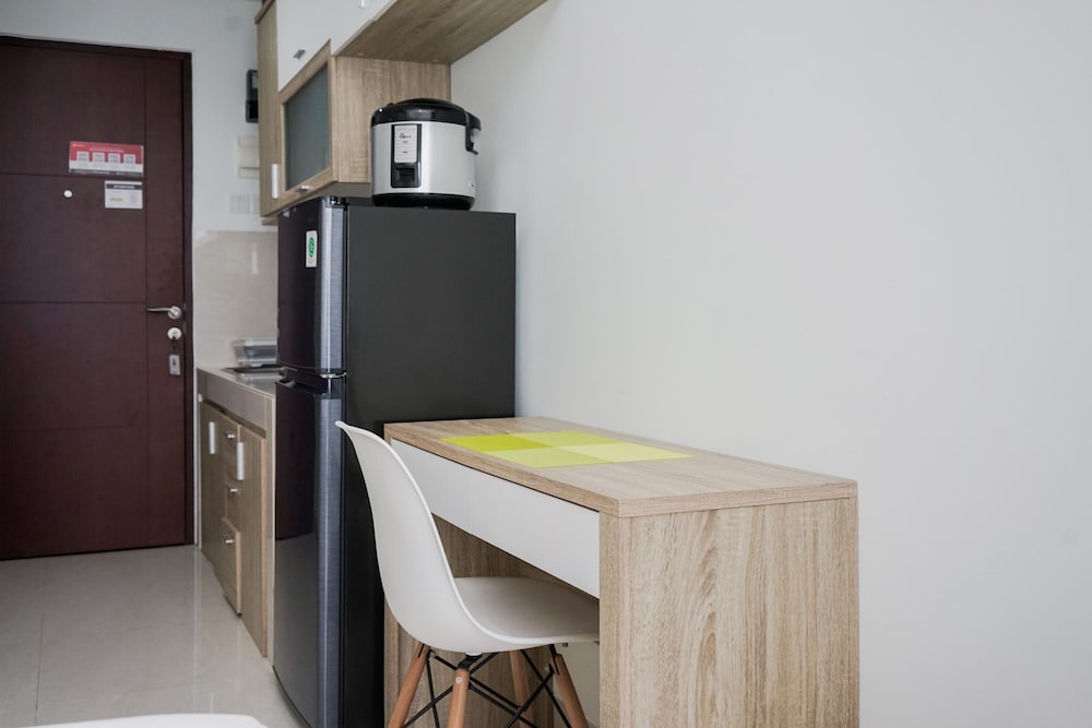 Cozy and Nice Studio Apartment at Springwood Residence