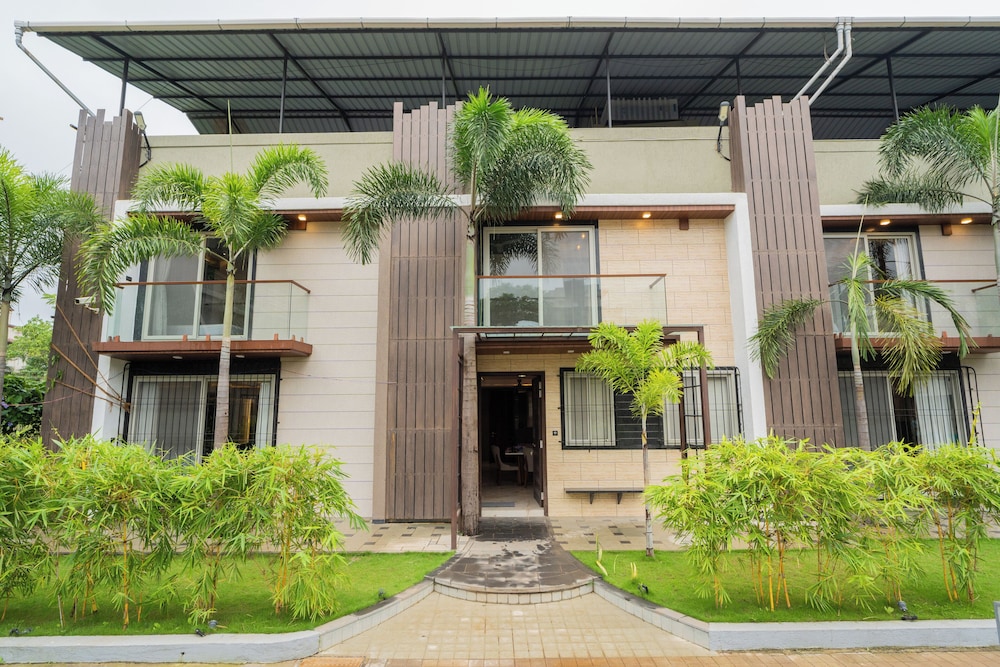 Alaya Stays - Imperial Calista 4BHK near Khandala Hills