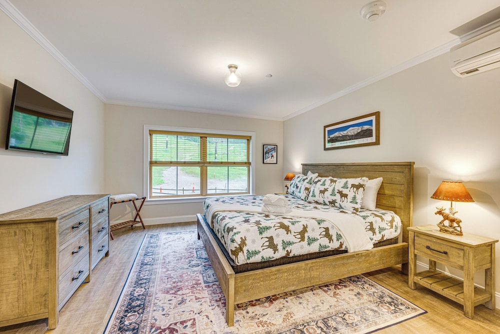 Ski-out Family Condo at Cranmore Mountain