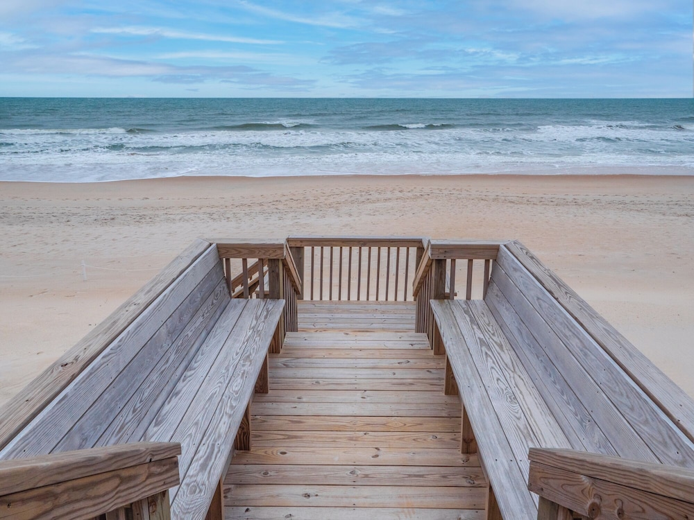 Ocean Splendor by Topsail Realty