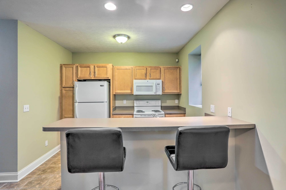 ~ 2 Mi to Downtown - Cozy Cleveland Unit