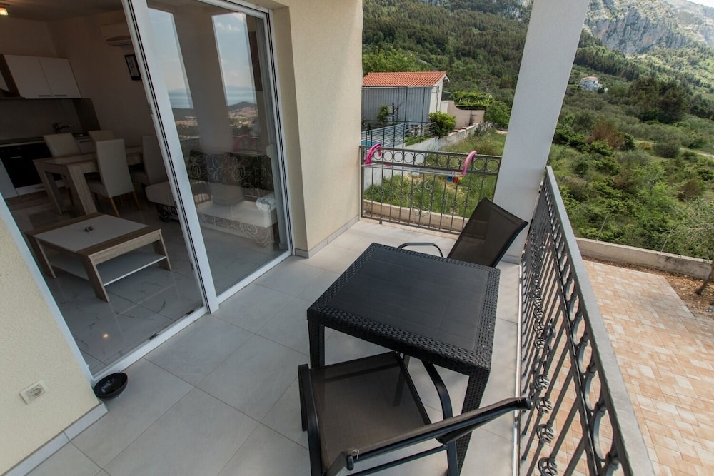 Mat - A1 view 4