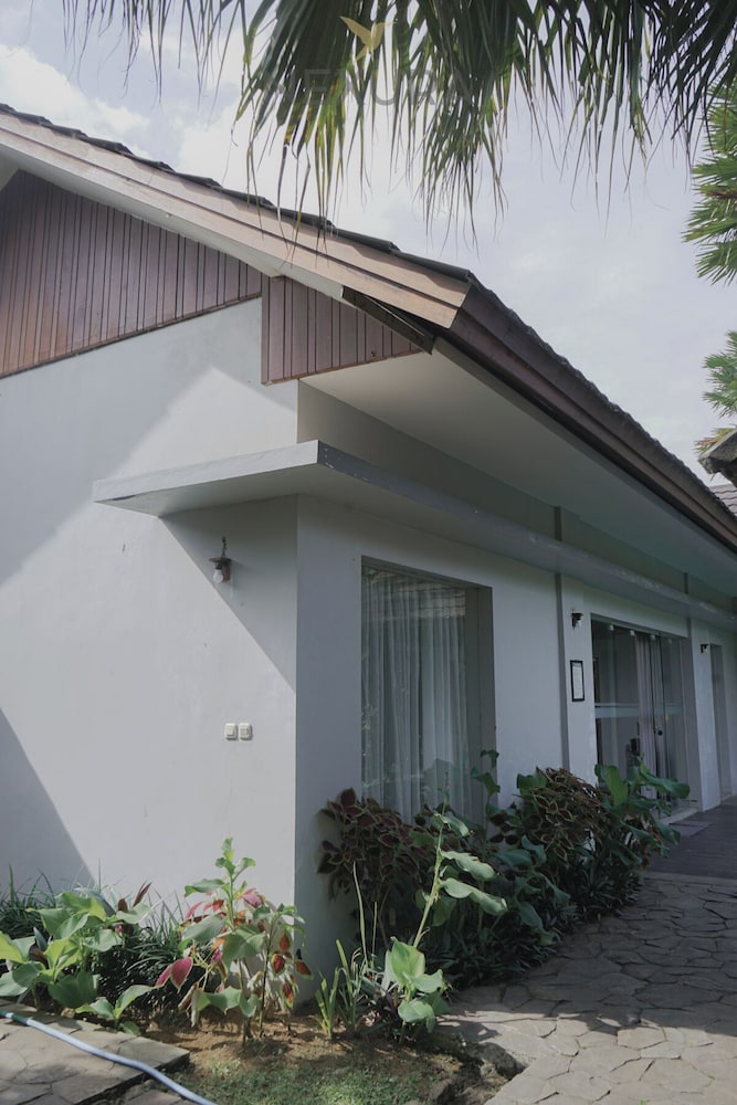 Jambu Klutuk Resort