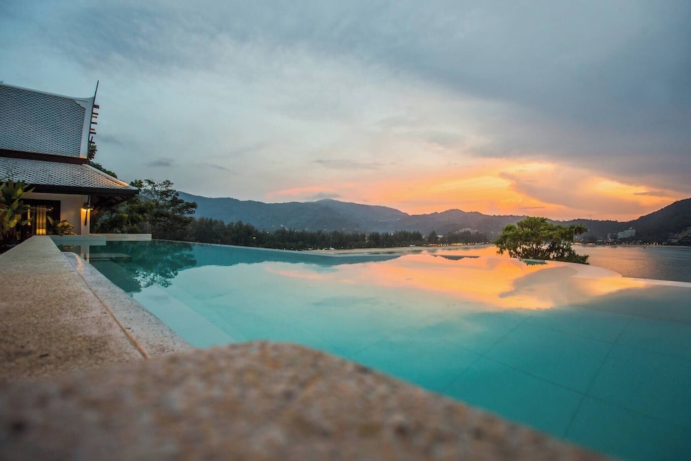 Luxury Seaview 6 Bedrooms With Infinity Pool Villa, Private Gym, Superfast Wifi
