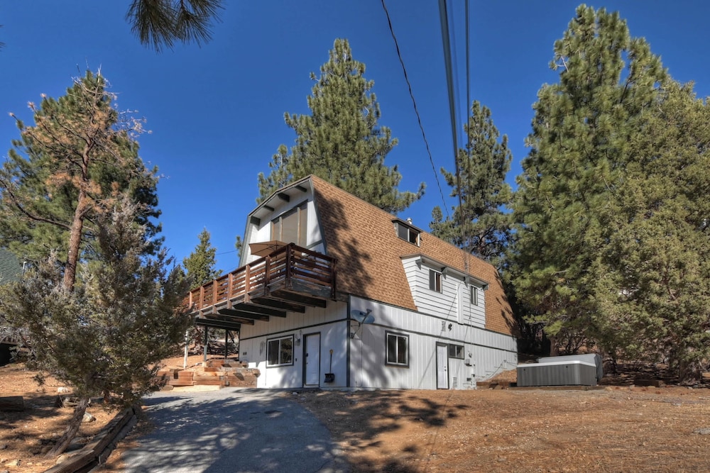 Yosemite Pines Cabin - Sleeps 6