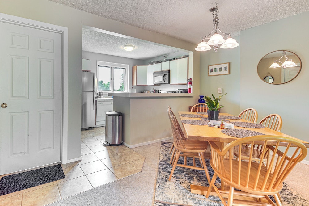 Walk to Bolton Valley Resort: Condo w/ Mtn Views!