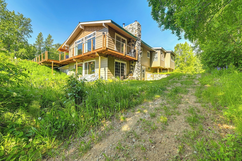 Spacious Kenai Vacation Rental w/ Lake Access! view 5