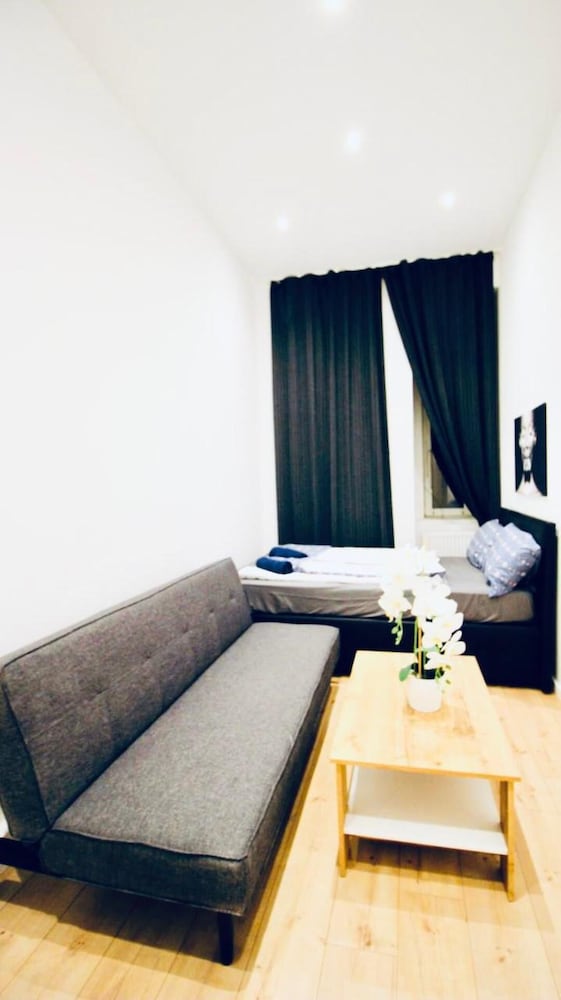 Cozy 5BR Apt 10min Walk to Augarten