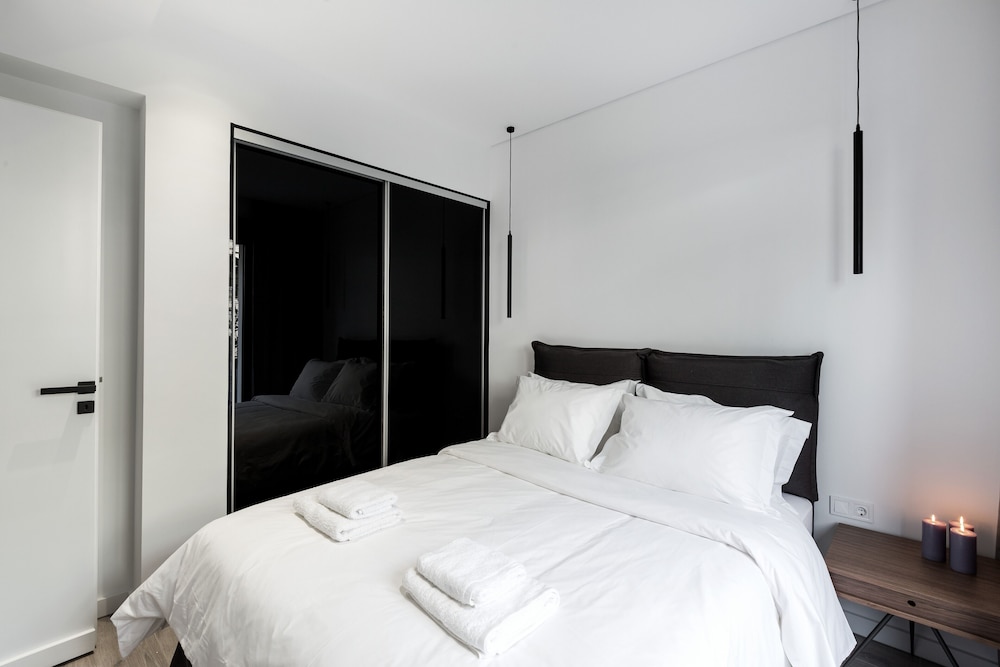 Elysan Urban Stays