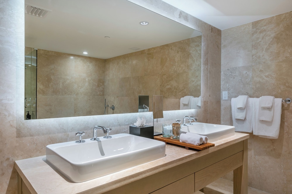 Luxury Vacation Rentals at 1 Hotel & Homes by LRMB